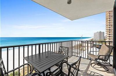 Pelican Walk 609