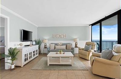 Pelican Walk 901