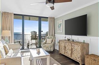Pelican Walk 611