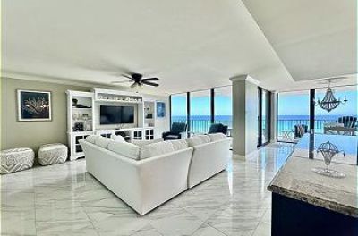 Pelican Walk 605